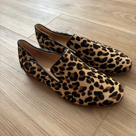 NWB Ladies Clarks Pure Viola Leopard Print Loafer calf hair size 7 - Picture 1 of 6